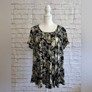 Sami & Jo Black and White Floral Blouse